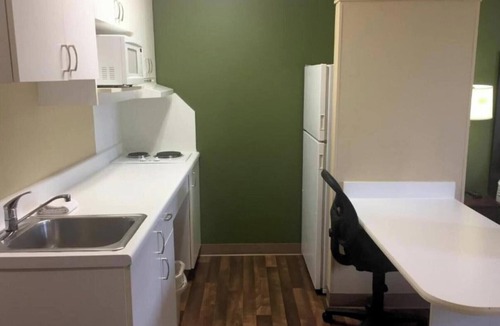 North Greece Apartment | 1 King Bed | Mob Acc RI Shwr Ste Nsmk Ktchn