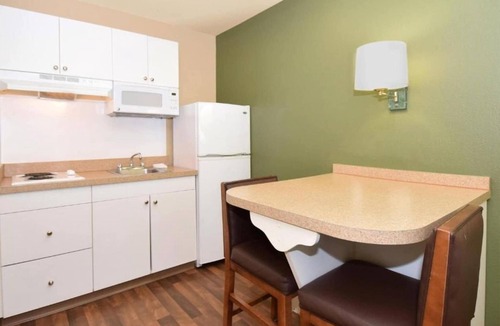 Germantown Apartment | 1 King Bed | Non-Smoking, Kitchen, Shower