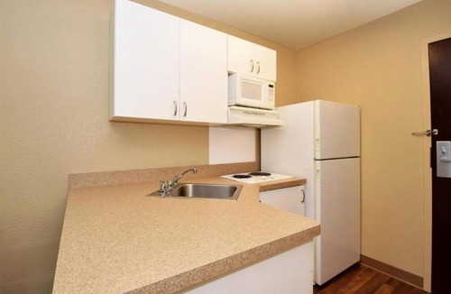 Fishkill Apartment | 1 King Bed | Non-Smoking, Kitchen, Shower