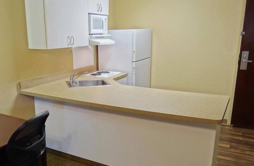 Fishkill Apartment | 1 King Bed | Non-Smoking, Kitchen, Shower