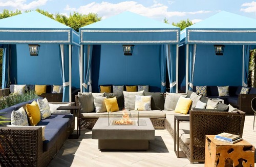 Ocean Park Hotel | 1 King Room | 6 mins from Santa Monica Pier & Local Attractions