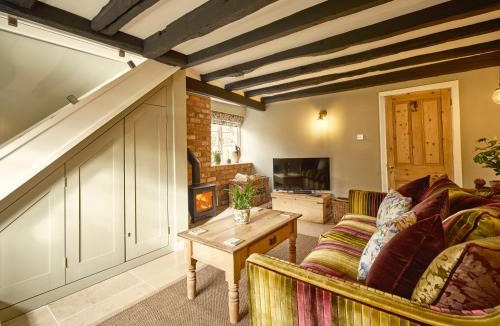 Wixford House | 1 Kingswood Cottage