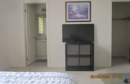 Hamilton House | 1 Large Room on 2 Floor (private Bath)