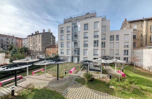 Les Poulettes Apartment | 1 - Le Bienvenu - Gratte-Ciel – Métro