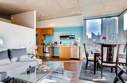 Belltown Apartment | #1 Location/2BR/Across From Space Needle!