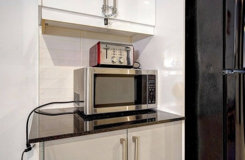 La Petite-Patrie Apartment | #1 - Loft - Plaza St-hubert - Montreal Center