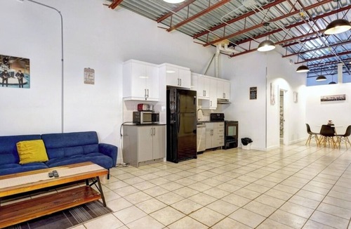 La Petite-Patrie Apartment | #1 - Loft - Plaza St-hubert - Montreal Center
