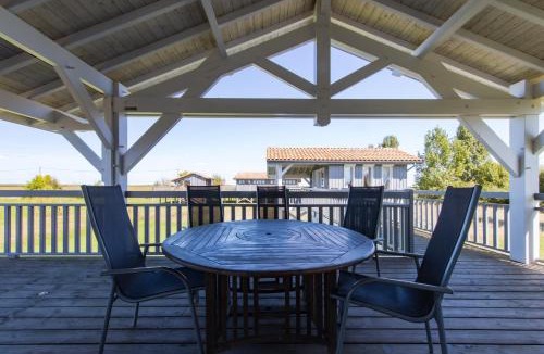 Talais House | 1 maison et son studio sur pilotis