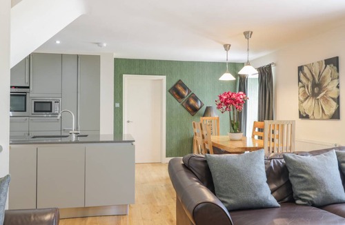 Moffat Cottage | 1 McAdam House