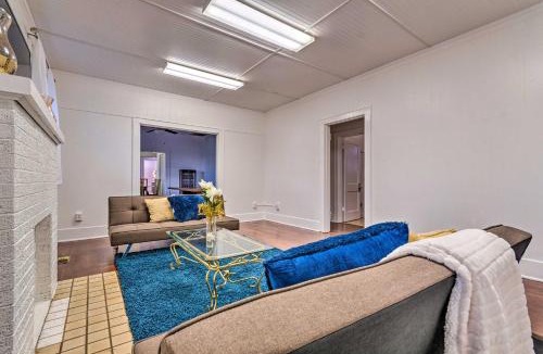 Hot Springs House | 1 Mi to Bathhouse Row Bright Hot Springs Home!