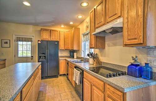 South Chatham House | 1 Mi to Beach: Home w/Fire Pit & BBQ in Cape Cod!