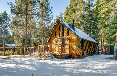 Tahoma Apartment | < 1 Mi to Beach: Peaceful Studio w/Deck in Tahoma