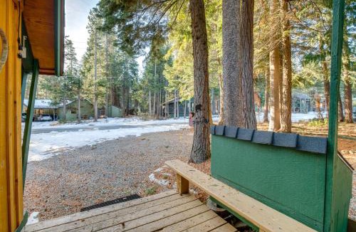 Tahoma Apartment | < 1 Mi to Beach: Peaceful Studio w/Deck in Tahoma
