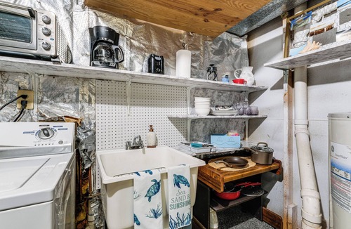 Croom Apartment | 1 Mi to Boardwalk: Convenient North Beach Apt!