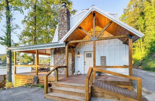 Groveoak House | < 1 Mi to Boat Launch: Home w/Dock in Scottsboro