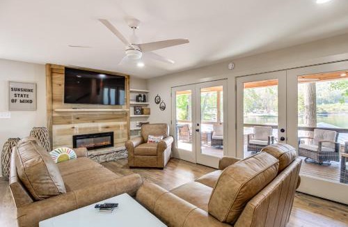 Groveoak House | < 1 Mi to Boat Launch: Home w/Dock in Scottsboro