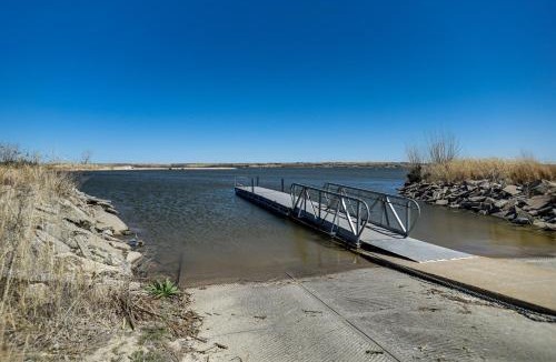 Loup County House | < 1 Mi to Calamus Lake! Group Adventure Base