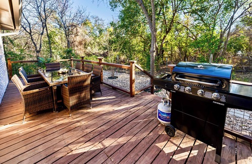 Hancock House | 1 Mi to Campus! Creekside Austin Home w/Game Room