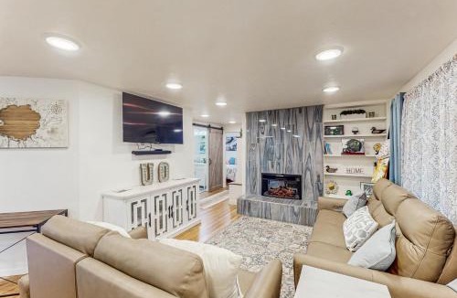Southeast Eugene House | 1 Mi to Campus! Family Home w/Game Room in Eugene