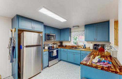 Southeast Eugene House | 1 Mi to Campus! Family Home w/Game Room in Eugene