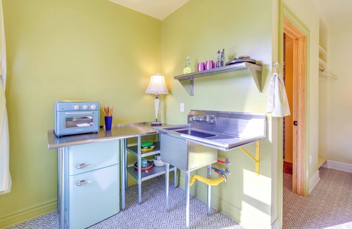 Smoketown Jackson Apartment | 1 Mi to Convention Center: The ‘Eagle's Nest’