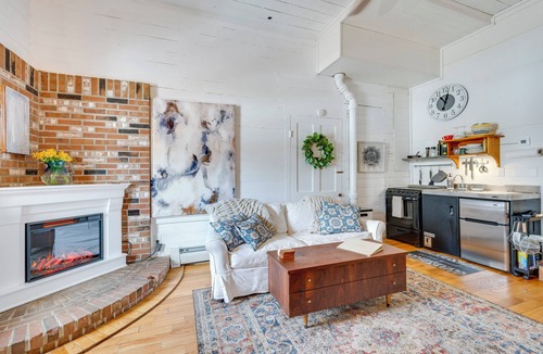 North Conway Apartment | 1 Mi to Cranmore Mountain: Charming Conway Apt!