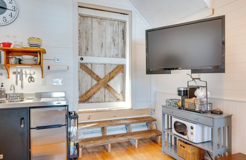 North Conway Apartment | 1 Mi to Cranmore Mountain: Charming Conway Apt!