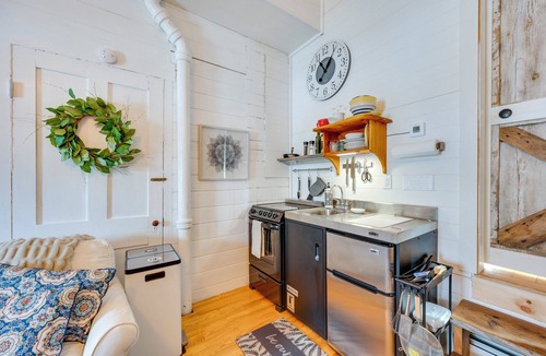 North Conway Apartment | 1 Mi to Cranmore Mountain: Charming Conway Apt!