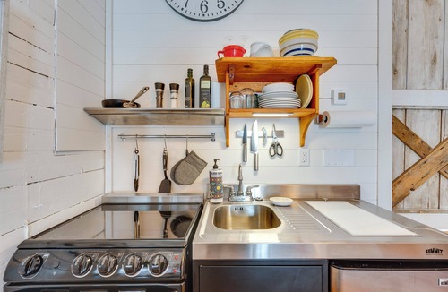 North Conway Apartment | 1 Mi to Cranmore Mountain: Charming Conway Apt!