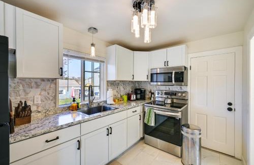 Salem Apartment | 1 Mi to Downtown Salem Studio with Fire Pit Access