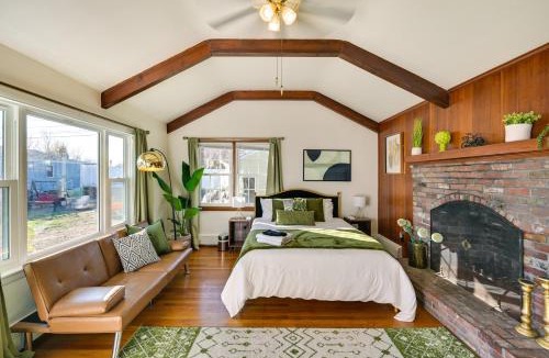 Salem Apartment | 1 Mi to Downtown Salem Studio with Fire Pit Access