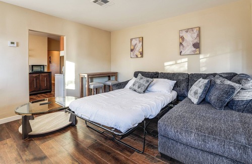 Governmental Mall House | 1 Mi to Dtwn, Chase Field! Getaway Near Light Rail