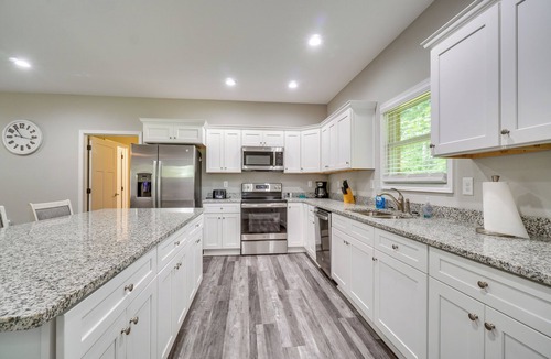 Crossville House | 1 Mi to Dtwn Crossville: Spacious Home w/Patio!