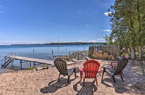 Suttons Bay House | < 1 Mi to Dtwn! Lakefront 'Manitou Cottage'