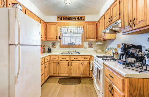 Mountain View House | 1 Mi to Dtwn Mountain View: Home w/Deck