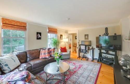 Salem Apartment | < 1 Mi to Dtwn Salem: Apt w/Shared Patio & Yard!