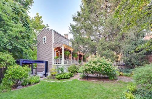 Salem Apartment | < 1 Mi to Dtwn Salem: Apt w/Shared Patio & Yard!