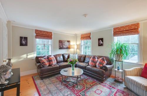 Salem Apartment | < 1 Mi to Dtwn Salem: Apt w/Shared Patio & Yard!