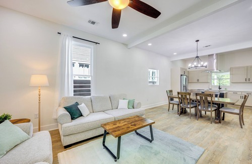 Eastside Promise Neighborhood House | 1 Mi to Dtwn San Antonio: Sleek Bungalow w/Yard!