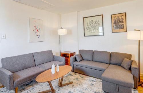 Stockade Historic District Apartment | 1 Mi to Dtwn Schenectady Apt in Stockade District