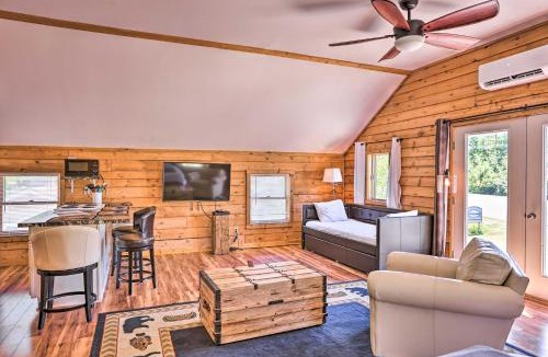Suttons Bay Apartment | < 1 Mi to Dtwn Suttons Bay! Studio w/Shared Beach