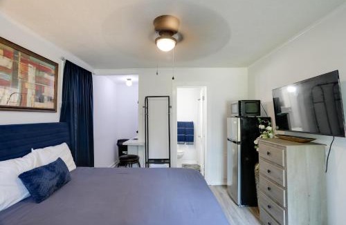 Greenwood Apartment | < 1 Mi to Dtwn: Updated Studio in North Greenwood!