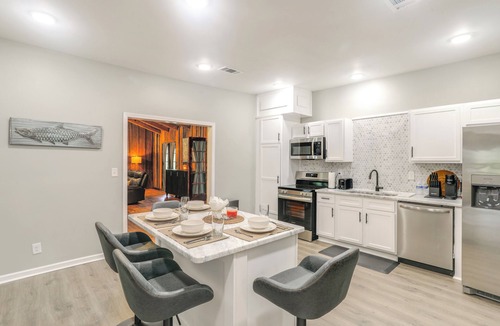 Pope Cottage | 1 Mi to Enid Lake: Peaceful Pope Getaway