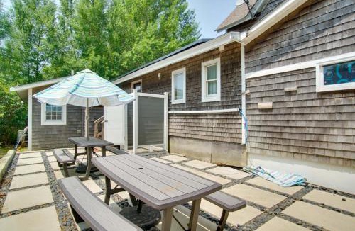 East Chop House | 1 Mi to Ferry Terminal: Oak Bluffs Family Retreat!