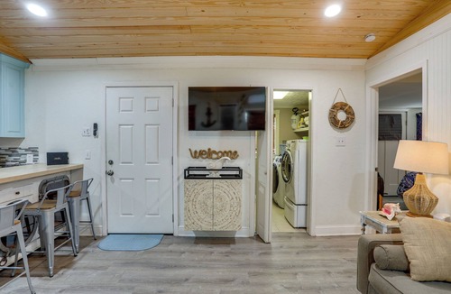 Grand Isle Cottage | 1 Mi to Festivals! Grand Isle Getaway w/Deck