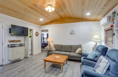 Grand Isle House | 1 Mi to Festivals! Grand Isle Getaway w/Deck