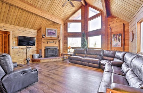 Silvercreek House | 1 Mi to Granby Ranch Family-Friendly Cabin!