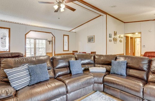Higden House | < 1 Mi to Greers Ferry Lake: Dog-Friendly Home!
