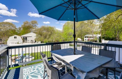 Jamestown House | 1 Mi to Head's Beach! Nautical Family Retreat