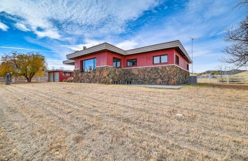 Thermopolis House | 1 Mi to Hot Springs State Park: Rustic Wyoming Gem